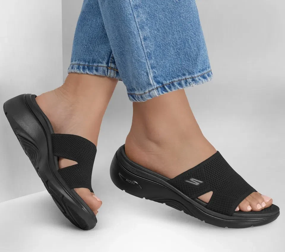 GO WALK Arch Fit 2.0 Sandal – Dakota GO WALK Arch Fit 2.0 Sandal – Dakota