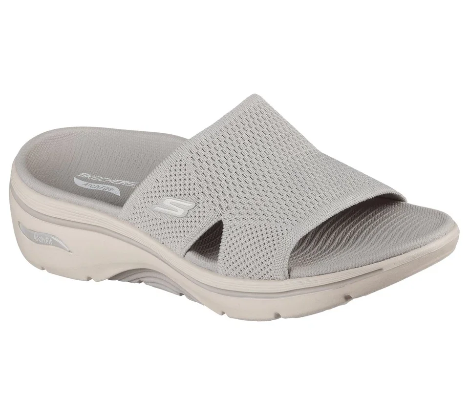 GO WALK Arch Fit 2.0 Sandal – Dakota GO WALK Arch Fit 2.0 Sandal – Dakota