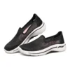 Go Walk Arch Fit “Black White”