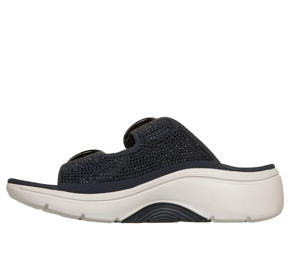 Martha Stewart: GO WALK Arch Fit 2.0 Sandal – Showstopper Martha Stewart: GO WALK Arch Fit 2.0 Sandal – Showstopper