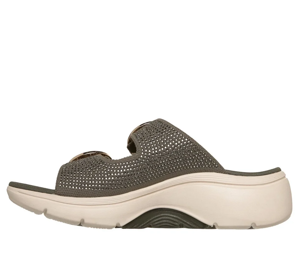 Martha Stewart: GO WALK Arch Fit 2.0 Sandal – Showstopper Martha Stewart: GO WALK Arch Fit 2.0 Sandal – Showstopper