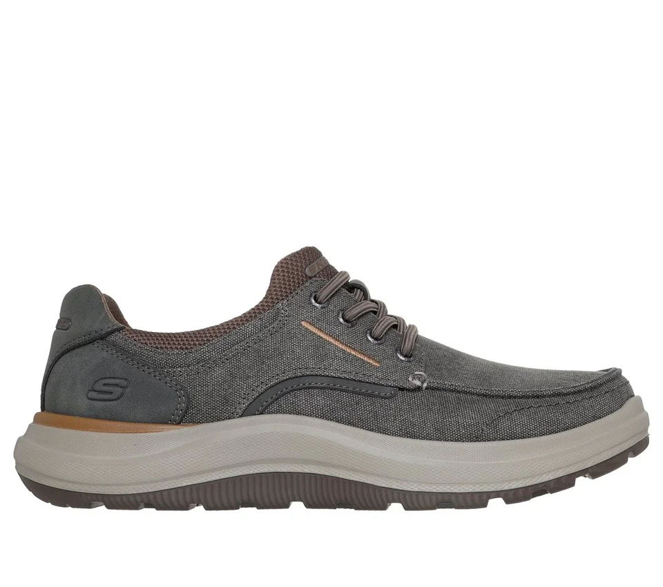 Relaxed Fit: Altman – Finch Relaxed Fit: Altman – Finch