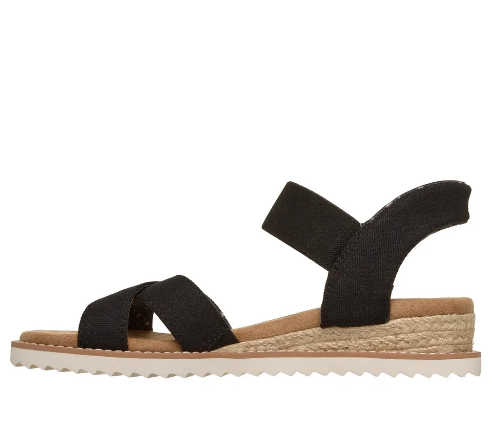 Skechers Slip-ins: BOBS Desert Kiss – Golden Lily Skechers Slip-ins: BOBS Desert Kiss – Golden Lily