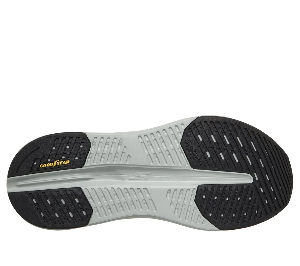 Skechers Slip-ins: Max Cushioning Glide-Step – Advert Skechers Slip-ins: Max Cushioning Glide-Step – Advert