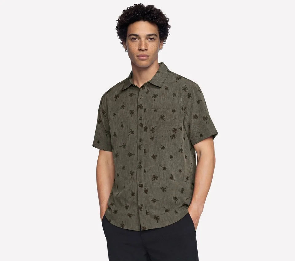 The GO WALK Air Printed Short Sleeve Shirt The GO WALK Air Printed Short Sleeve Shirt